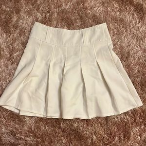 White preppy skirt